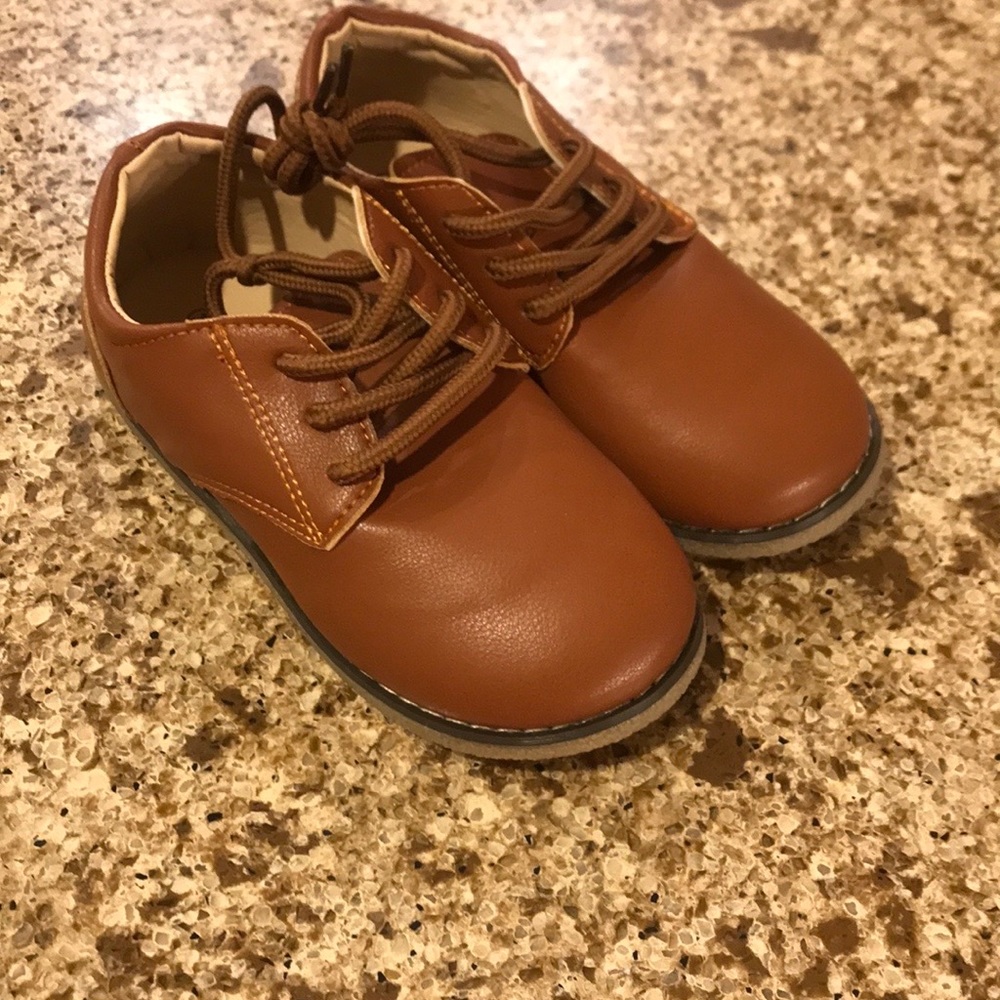 NWT kids shoes